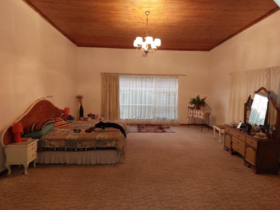 5 Bedroom Property for Sale in Vaal Power A H Free State